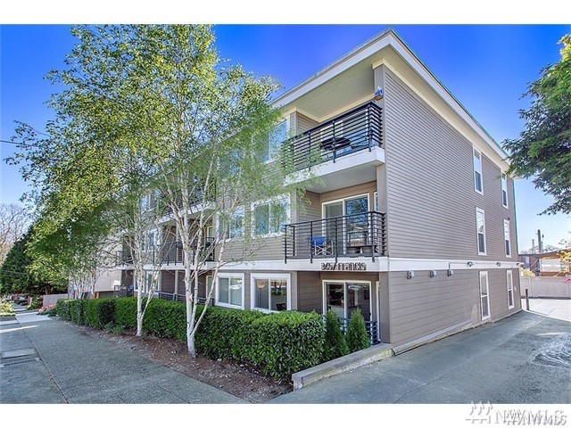 3657 Francis Ave N Unit 302 Unit 302 Seattle WA 98103