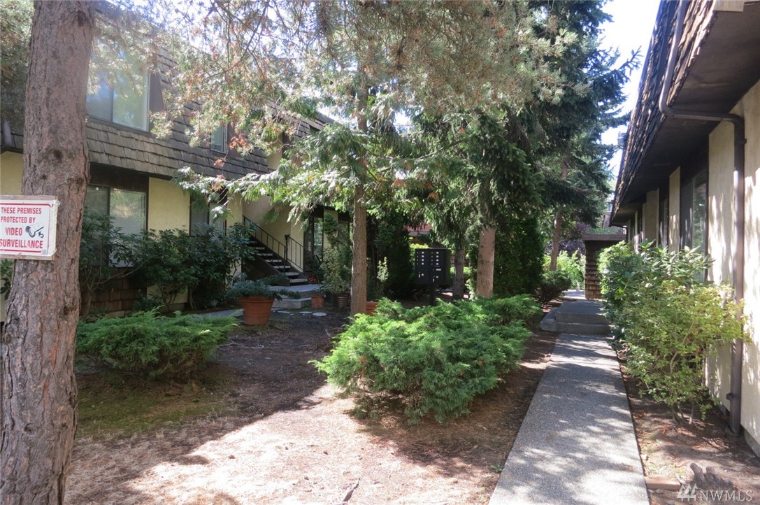8609 25th Ave SW Unit D Unit D Seattle WA 98106