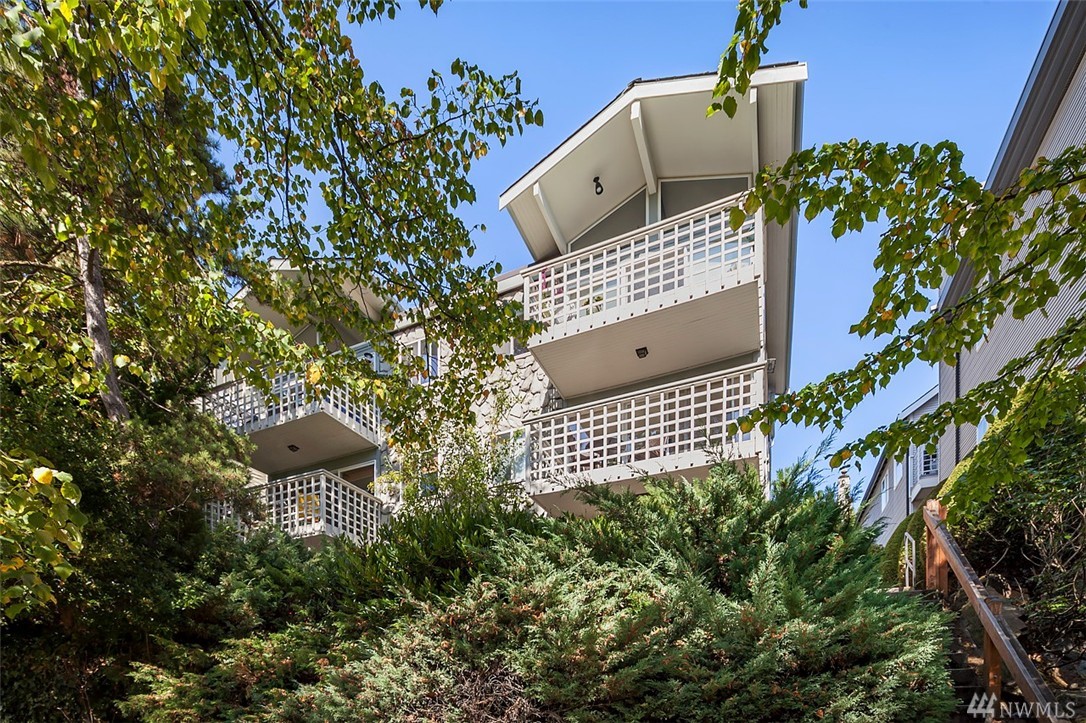 940 N 35th St Unit 202 Unit 202 Seattle WA 98103