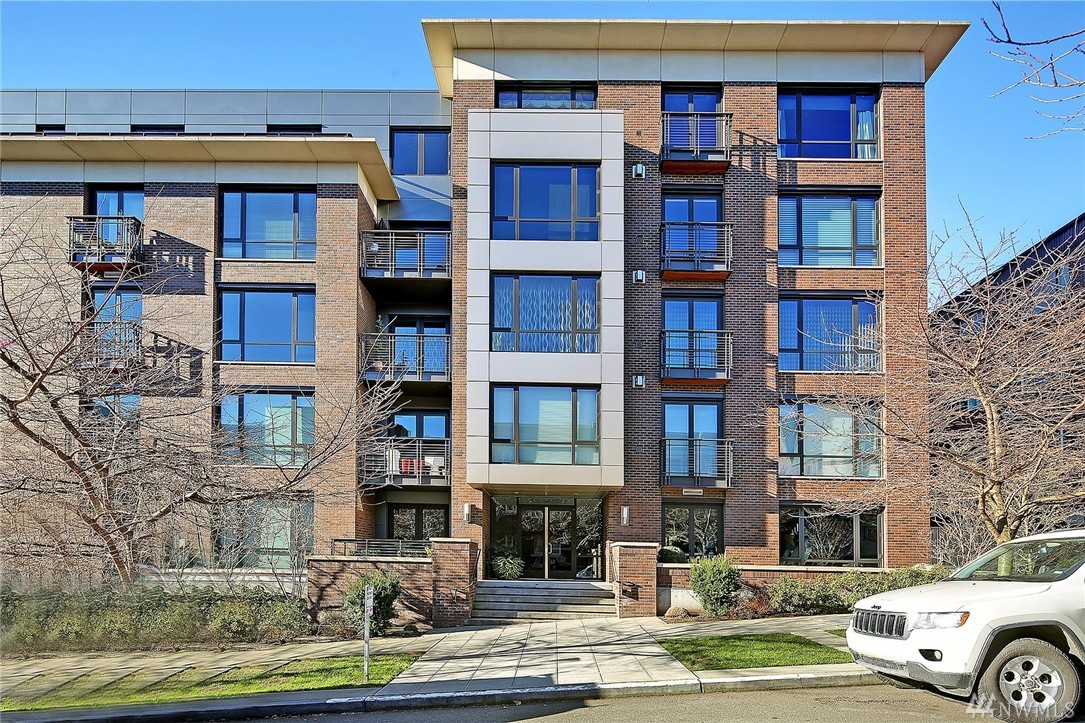 200 W Highland Dr Unit 104 Unit 104 Seattle WA 98119