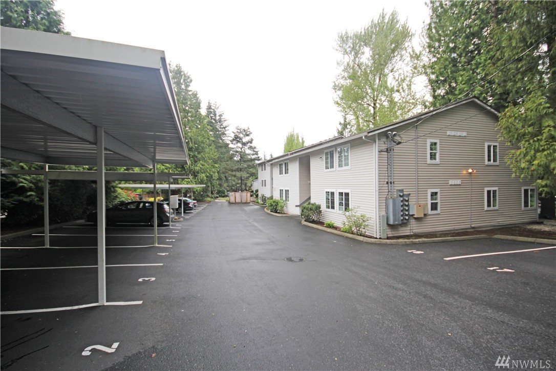 2721 NE 195th St Unit 8 Unit 8 Lake Forest Park WA 98155