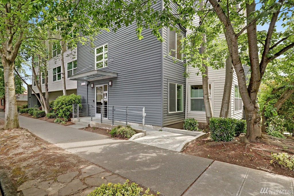 7600 Greenwood Ave N Unit 305 Unit 305 Seattle WA 98103