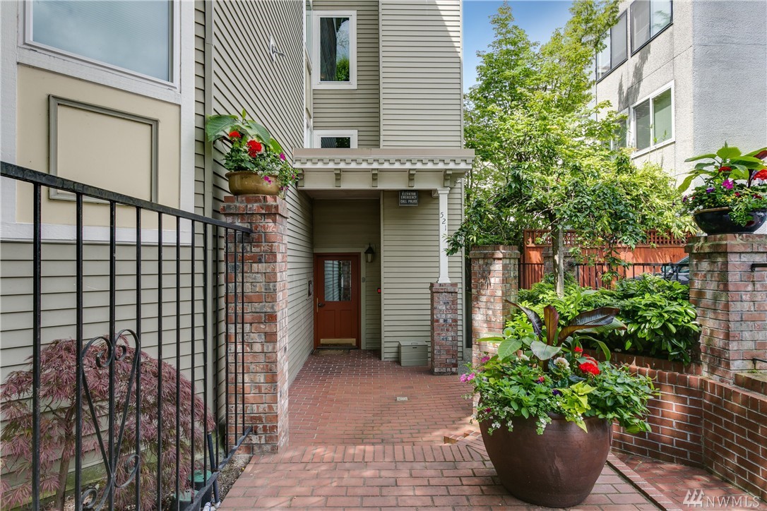 521 Summit Ave E Unit 202 Unit 202 Seattle WA 98102