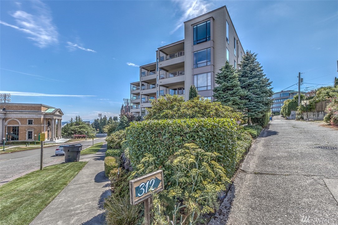 312 N Stadium Way Unit 301 Unit 301 Tacoma WA 98403