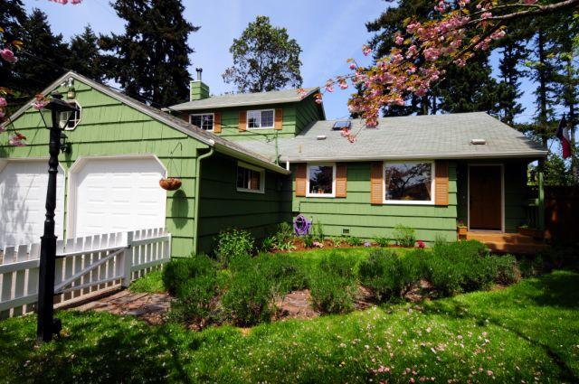 202 NE 123rd St Unit  Seattle WA 98125