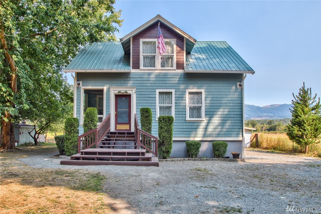 107 Water St Hamilton WA 98255