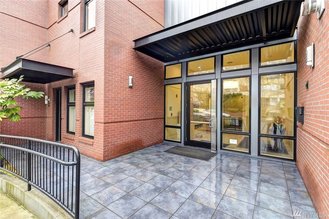 1 Ward St Unit 2 Unit 2 Seattle WA 98103