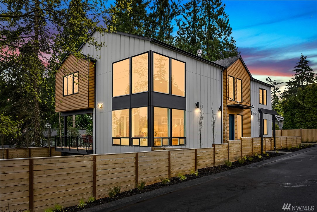 12414 NE 70th Ct Unit  Kirkland WA 98033