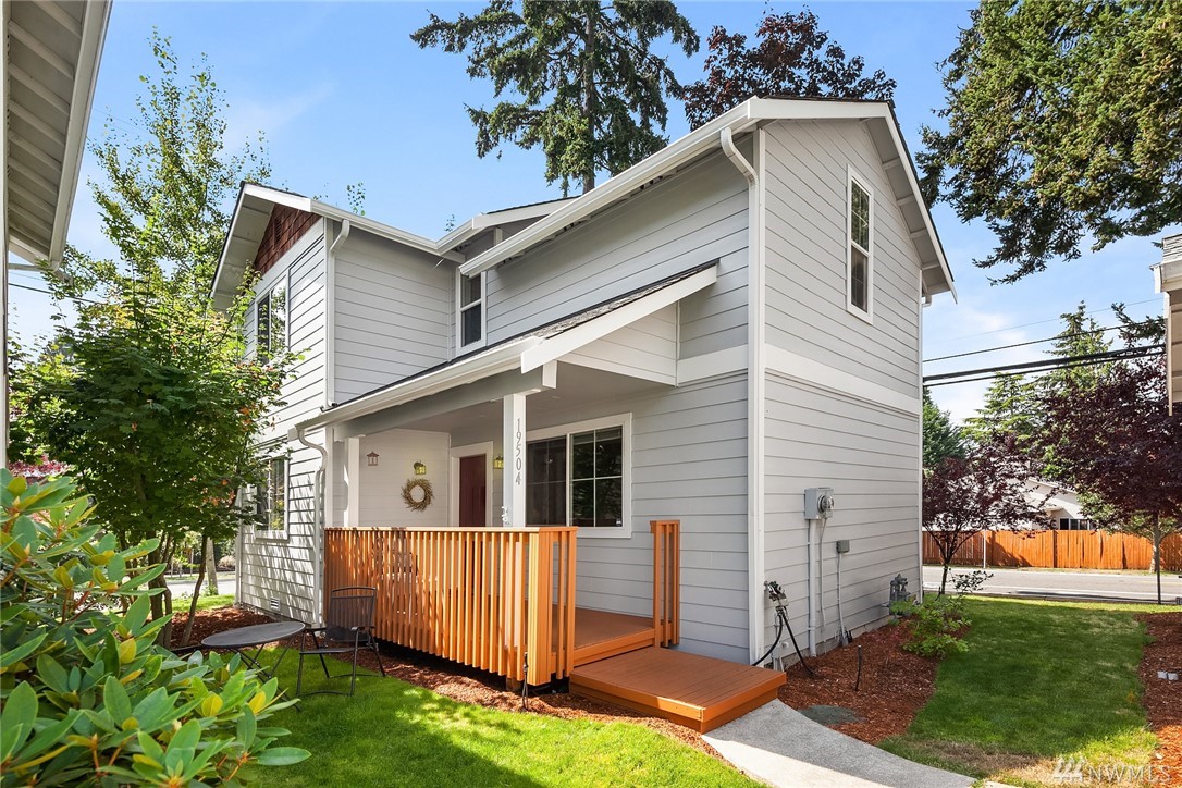 19504 8th Ave NW Shoreline WA 98177