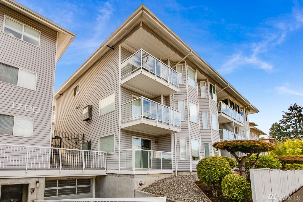 1700 12th Ave S Unit 107 Unit 107 Seattle WA 98144