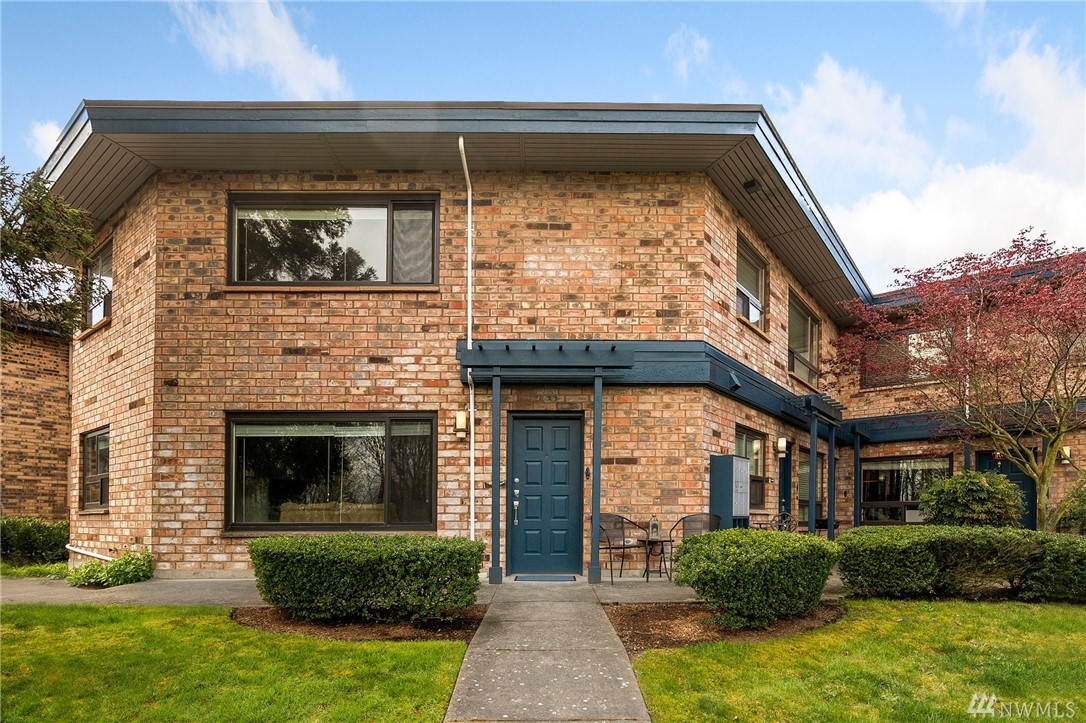 4269 Gilman Ave W Unit 2 Unit 2 Seattle WA 98199