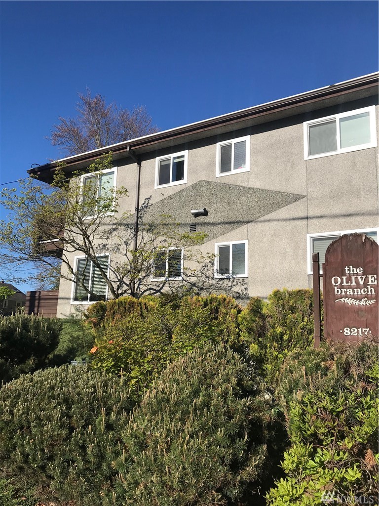 8217 5th Ave NE Unit 202 Unit 202 Seattle WA 98115