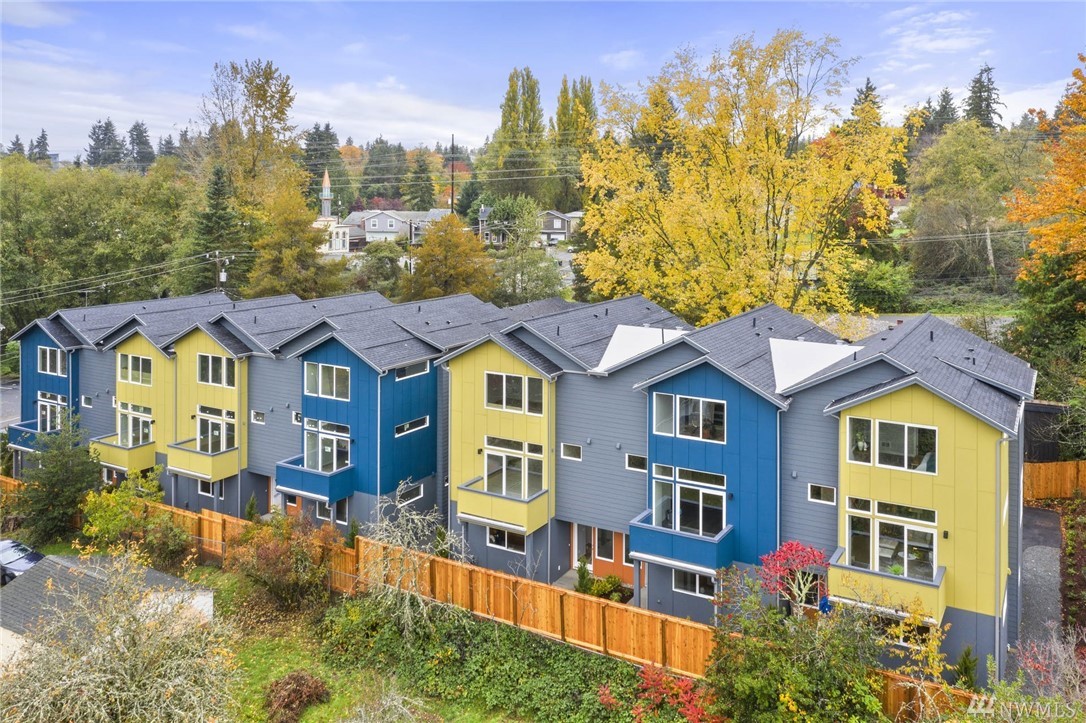 19850 25th Ave NE Unit  Shoreline WA 98155