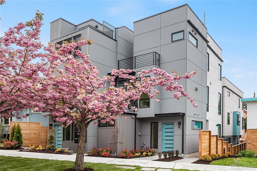 2415 A N 75th St Unit  Seattle WA 98103