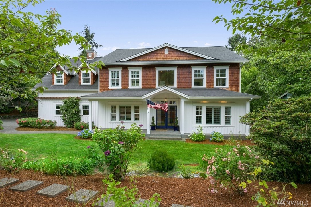 270 Eakin Dr NW Bainbridge Island WA 98110