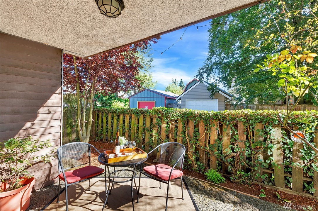 8217 5th Ave NE Unit 102 Unit 102 Seattle WA 98115