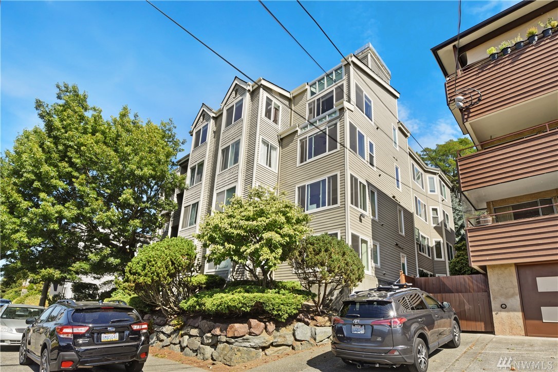 2572 14th Ave W Unit 402 Unit 402 Seattle WA 98119