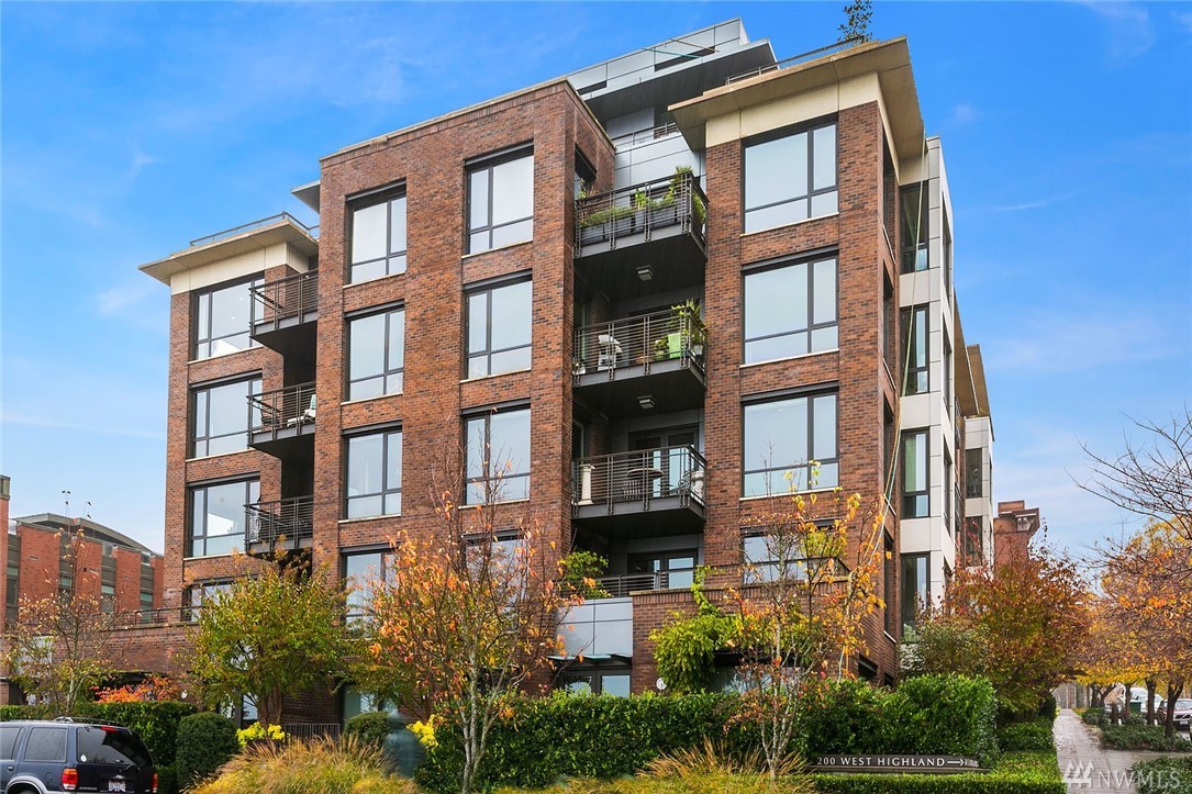 200 W Highland Dr Unit 404 Unit 404 Seattle WA 98119