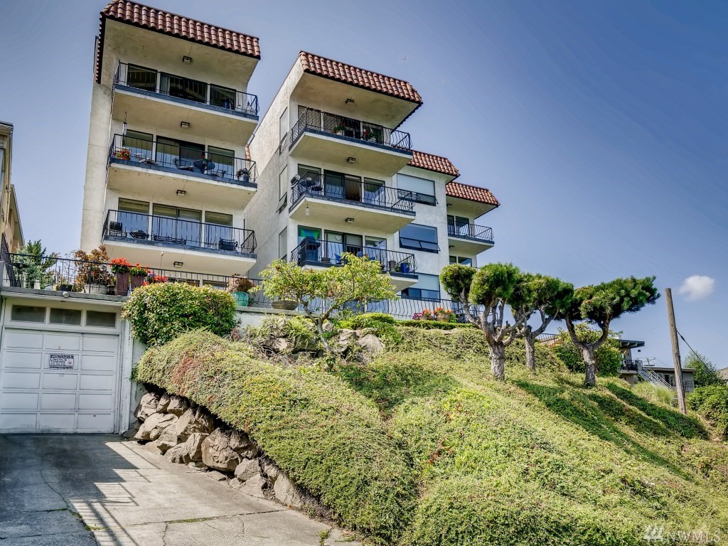 2470 Dexter Ave N Unit 302 Unit 302 Seattle WA 98109