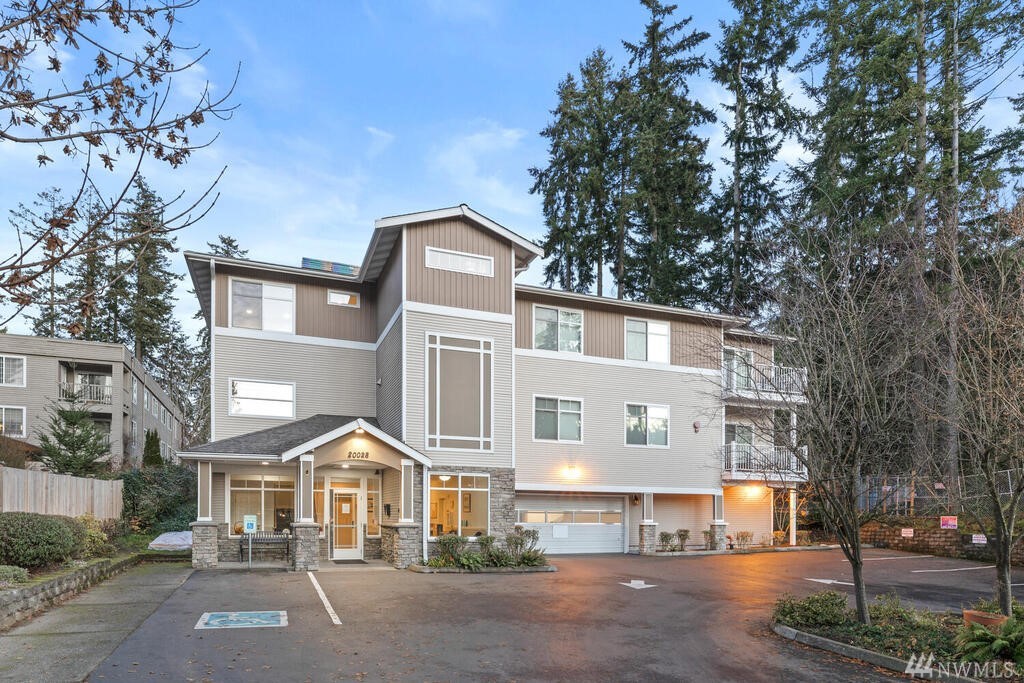 20028 15th Ave NE Unit 106 Unit 106 Shoreline WA 98155