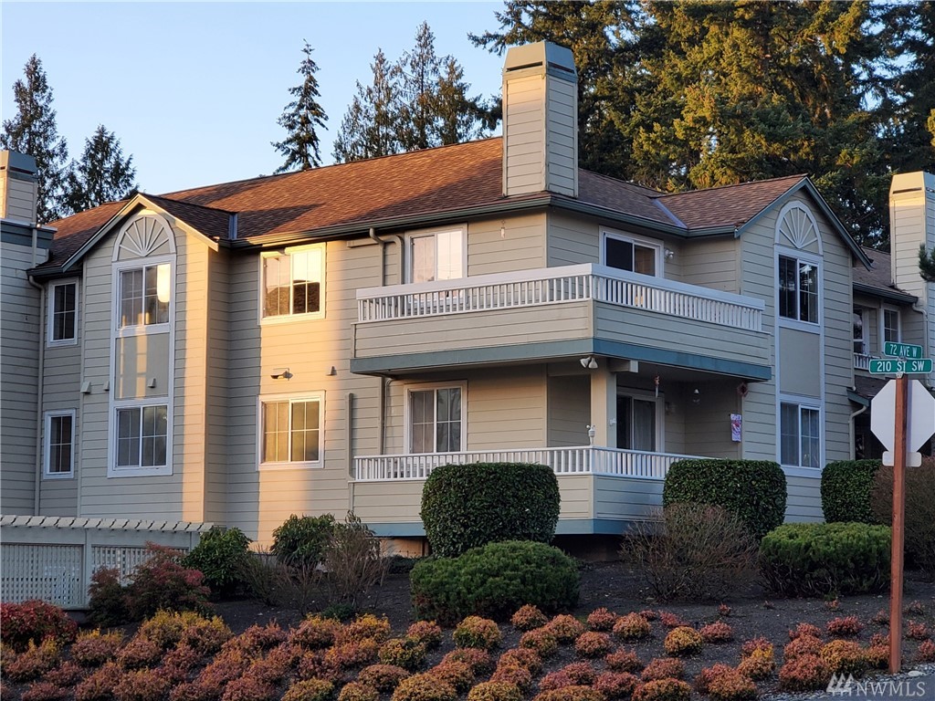 7207 210th St SW Unit 203 Unit 203 Edmonds WA 98026