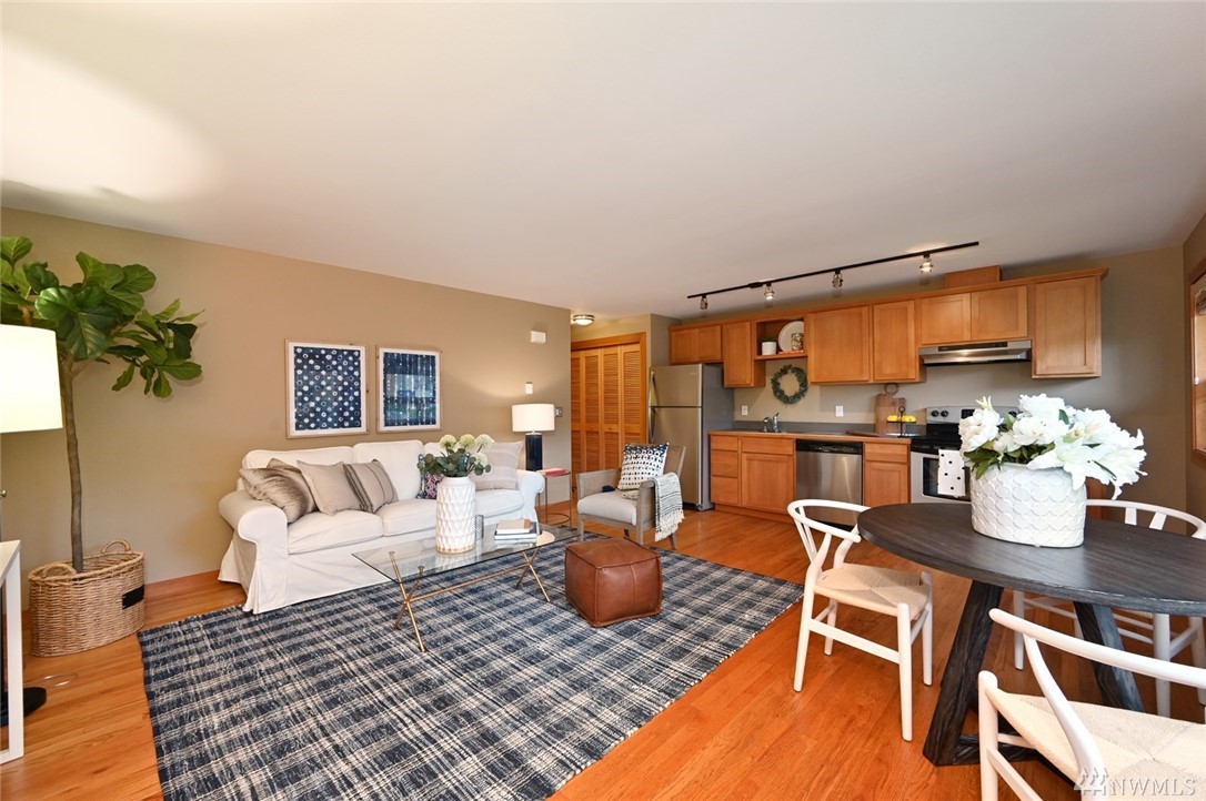 4264 27th Ave W Seattle WA 98199