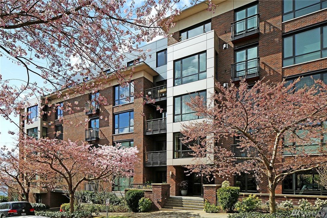 200 W Highland Dr Unit 201 Unit 201 Seattle WA 98119