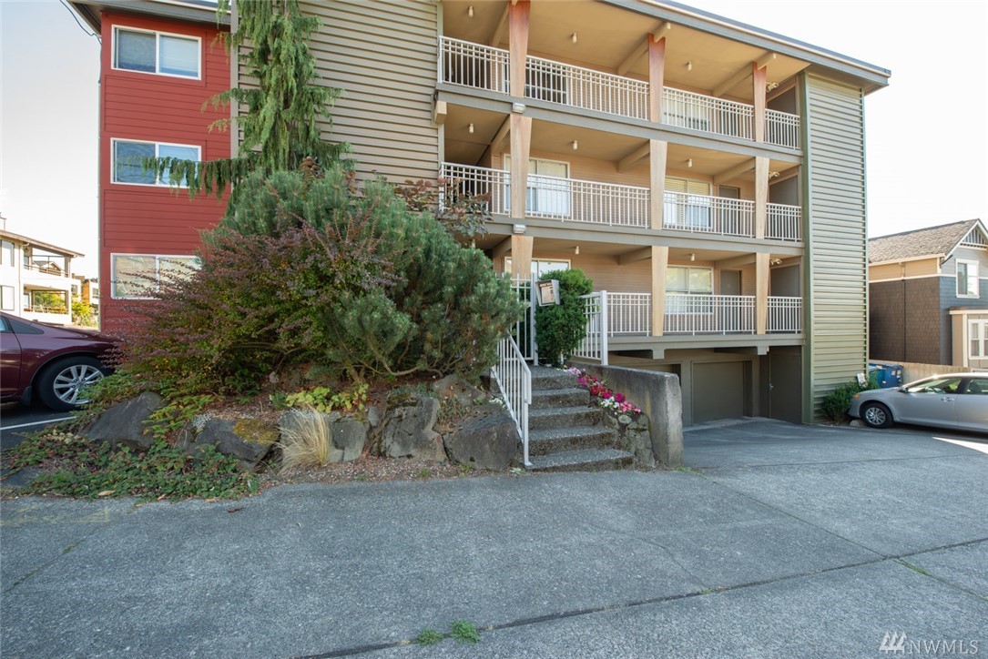 121 N 46th St Unit 301 Unit 301 Seattle WA 98103