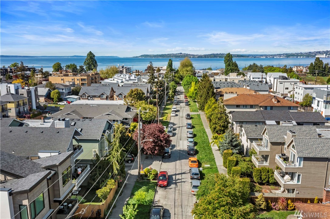 3049 60th Avenue SW #2 Seattle WA 98116
