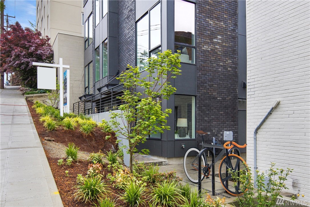 528 12th Ave E Unit  Seattle WA 98102
