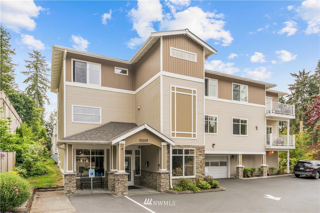 20028 15th Ave NE Unit 101 Unit 101 Shoreline WA 98155