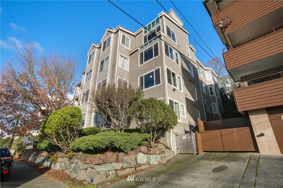 2572 14th Ave W Unit 401 Unit 401 Seattle WA 98119