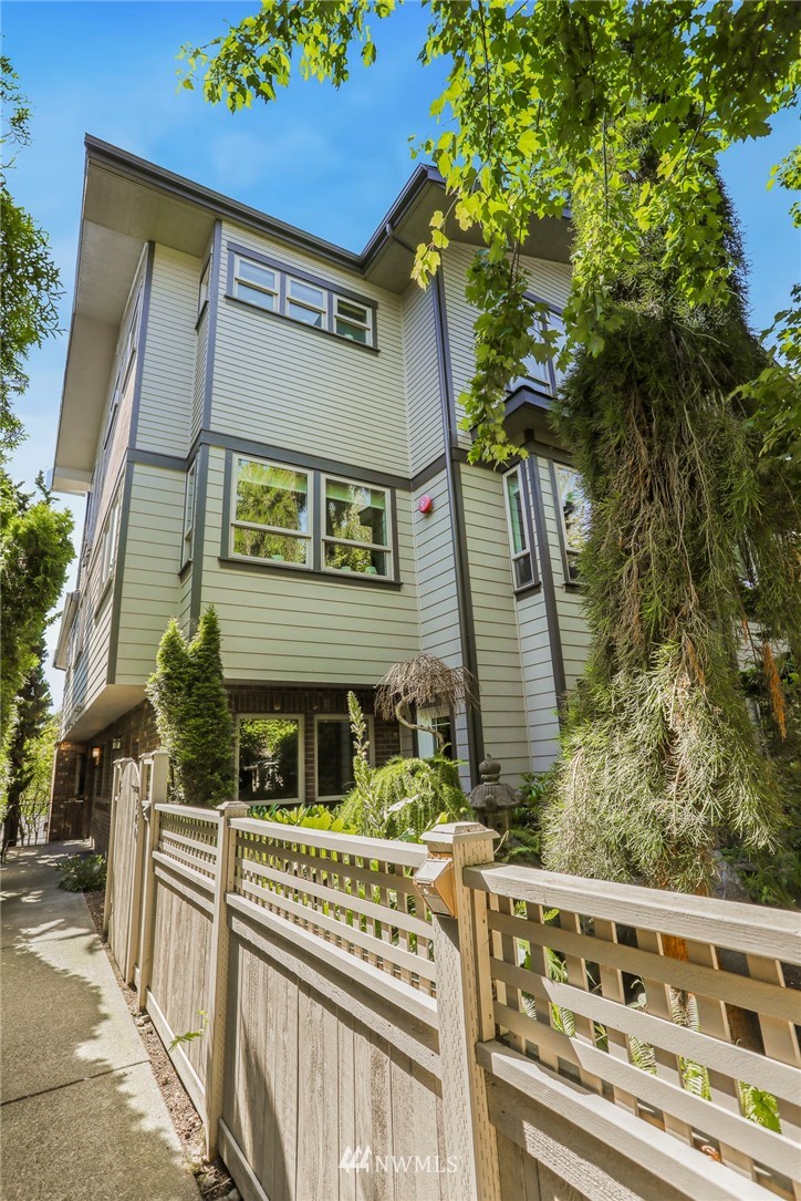 2009 Yale Ave E Unit 204 Unit 204 Seattle WA 98102