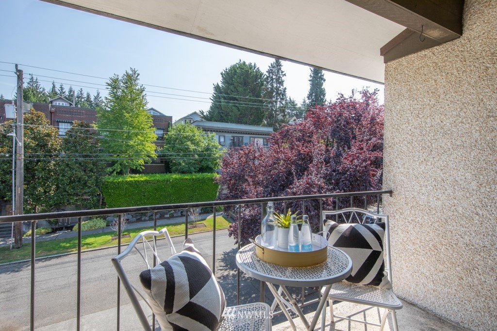 2633 Franklin Ave E Unit 301 Unit 301 Seattle WA 98102