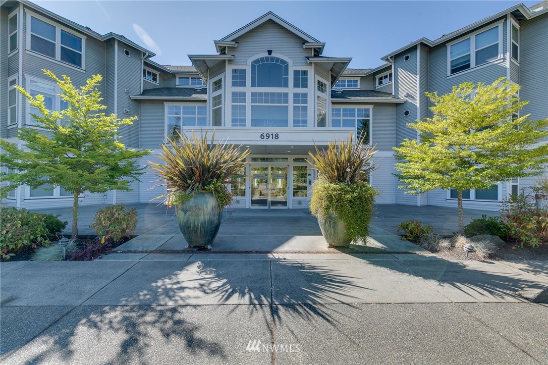 6918 208th St SW Unit 204 Unit 204 Lynnwood WA 98036
