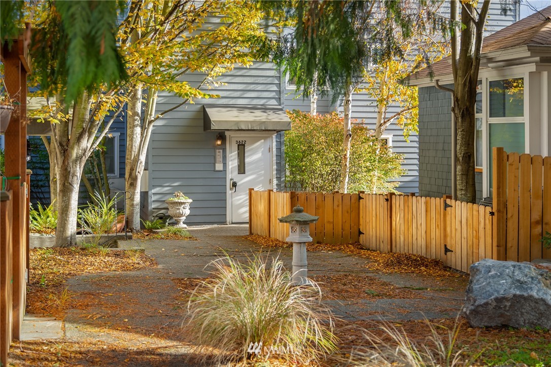 3622 Whitman Ave N Unit 201 Unit 201 Seattle WA 98103