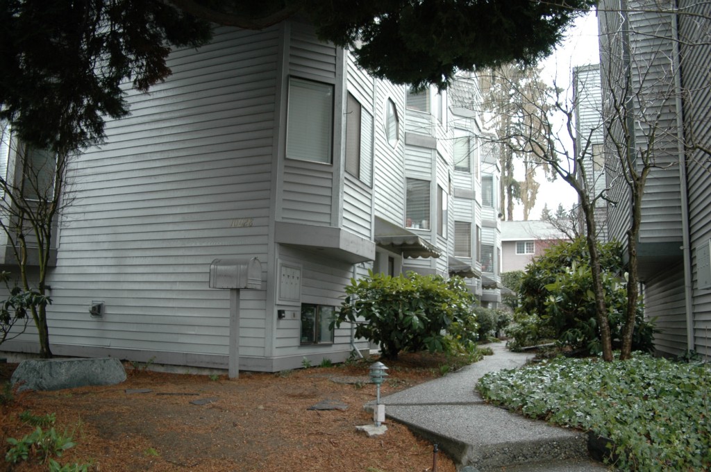 10028 NE 186th St Unit C Unit C Bothell WA 98011