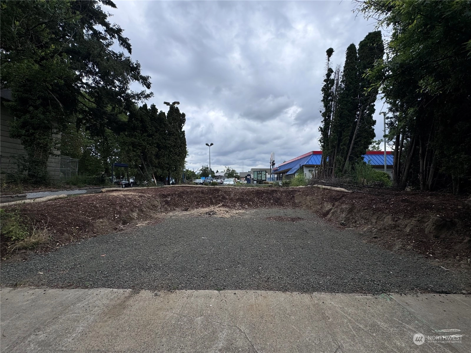 617 619 NE Halsey St Portland OR 97232