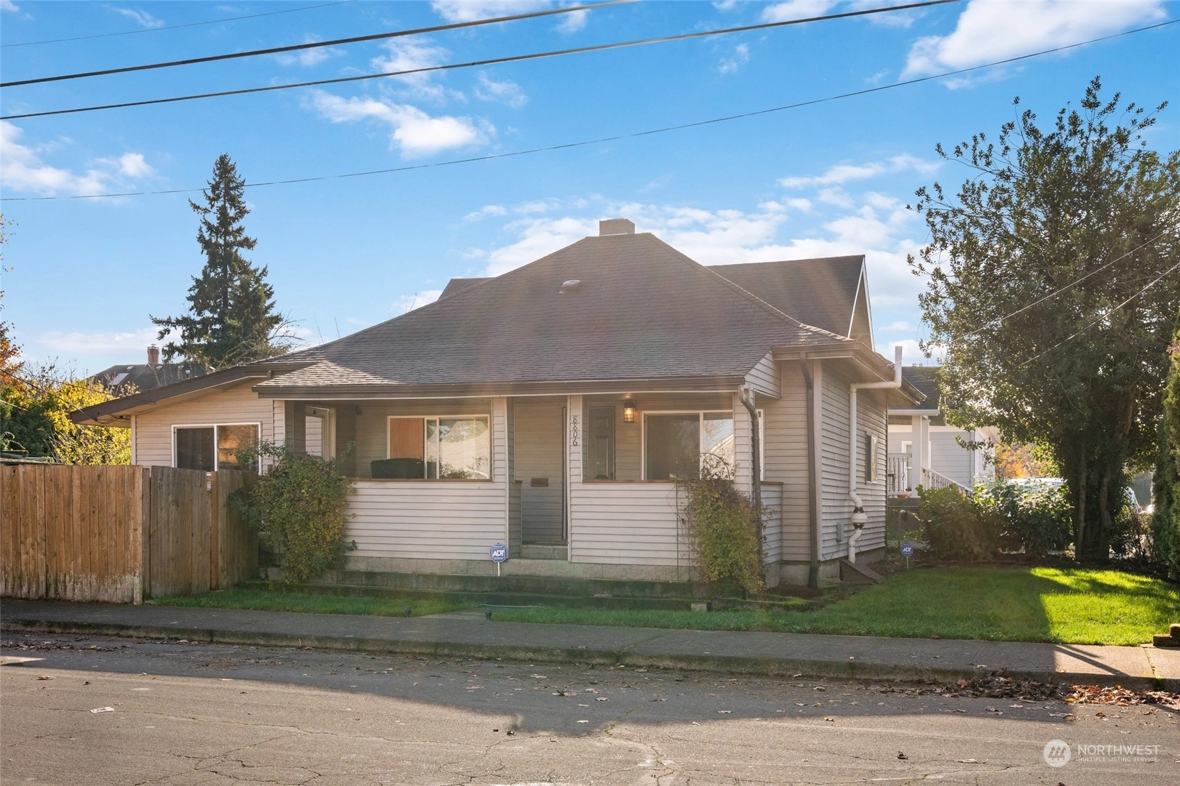 8806 SE Tolman St Unit  Portland OR 97266