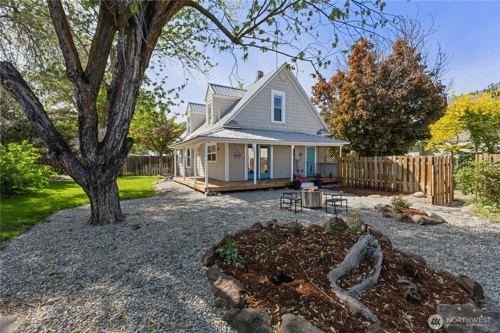 205 S Division Unit  Cashmere WA 98815
