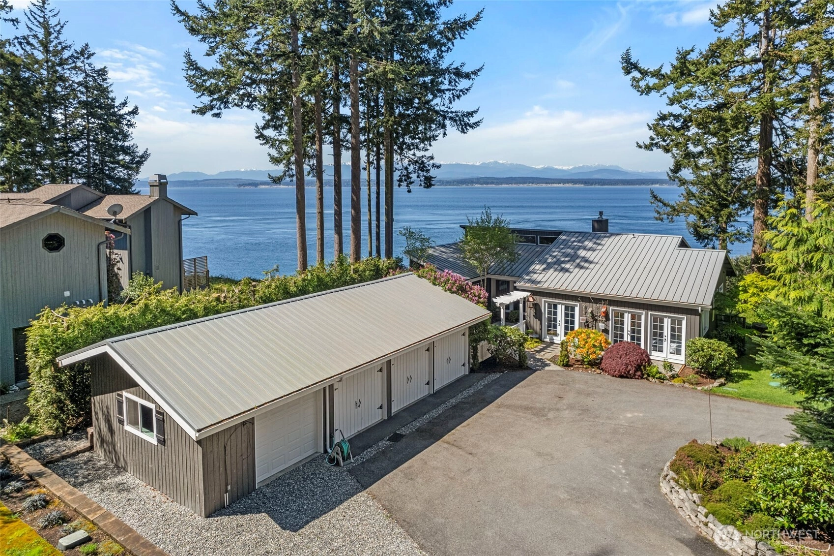 192 Lily Ln Greenbank WA 98253