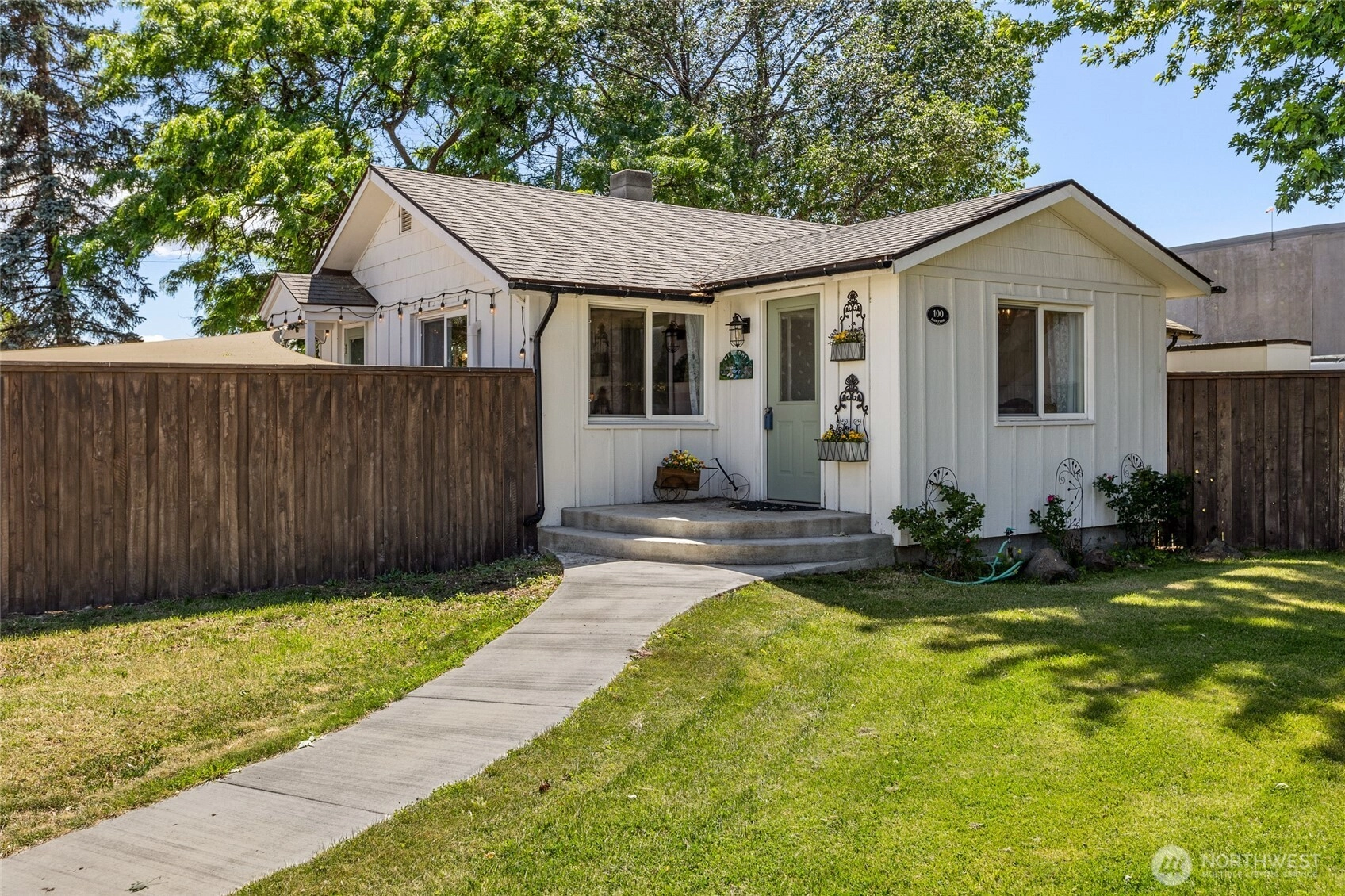 100 Hadley Dr Yakima WA 98908