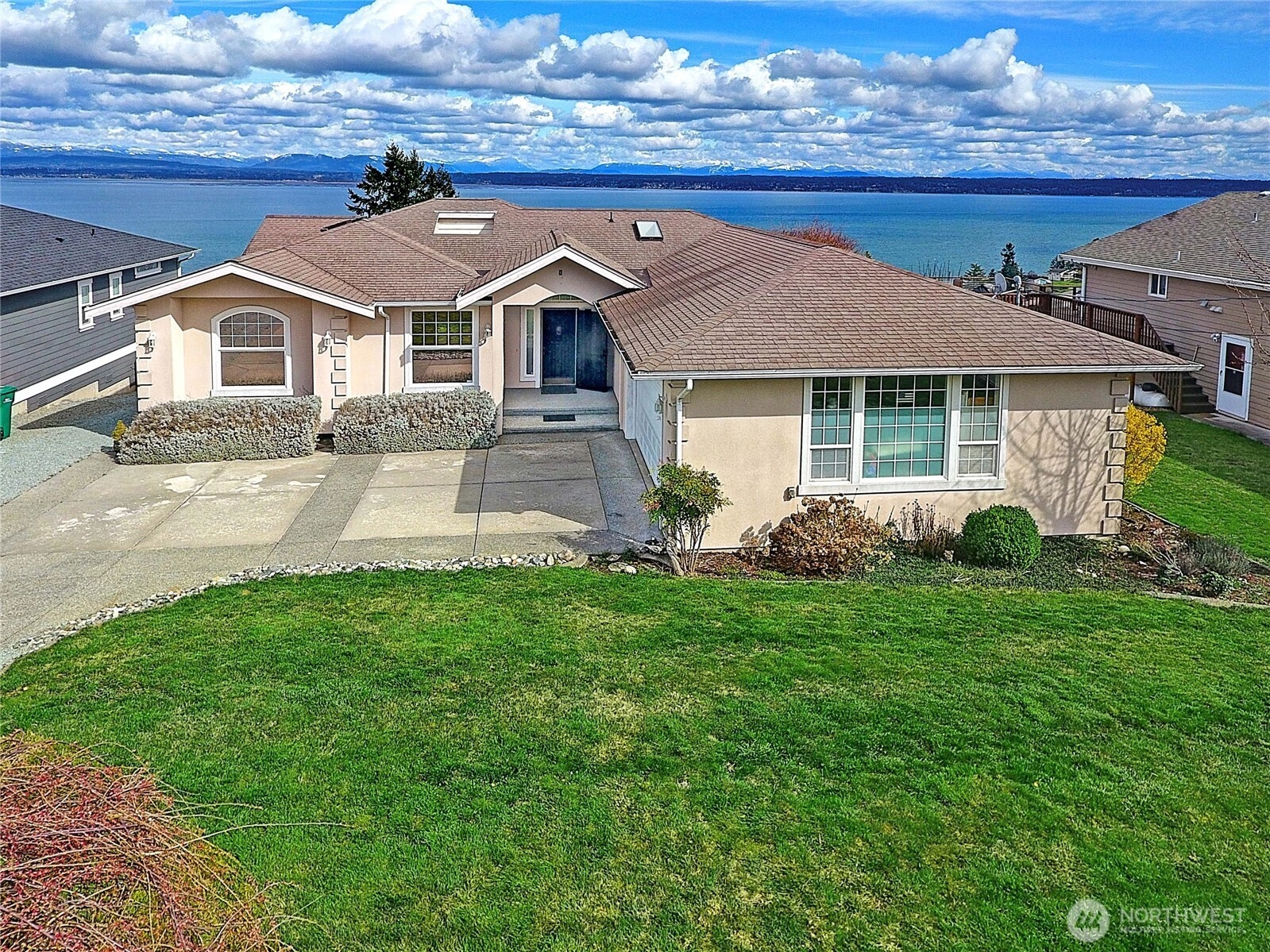 1433 Crestview Dr Unit  Camano Island WA 98282