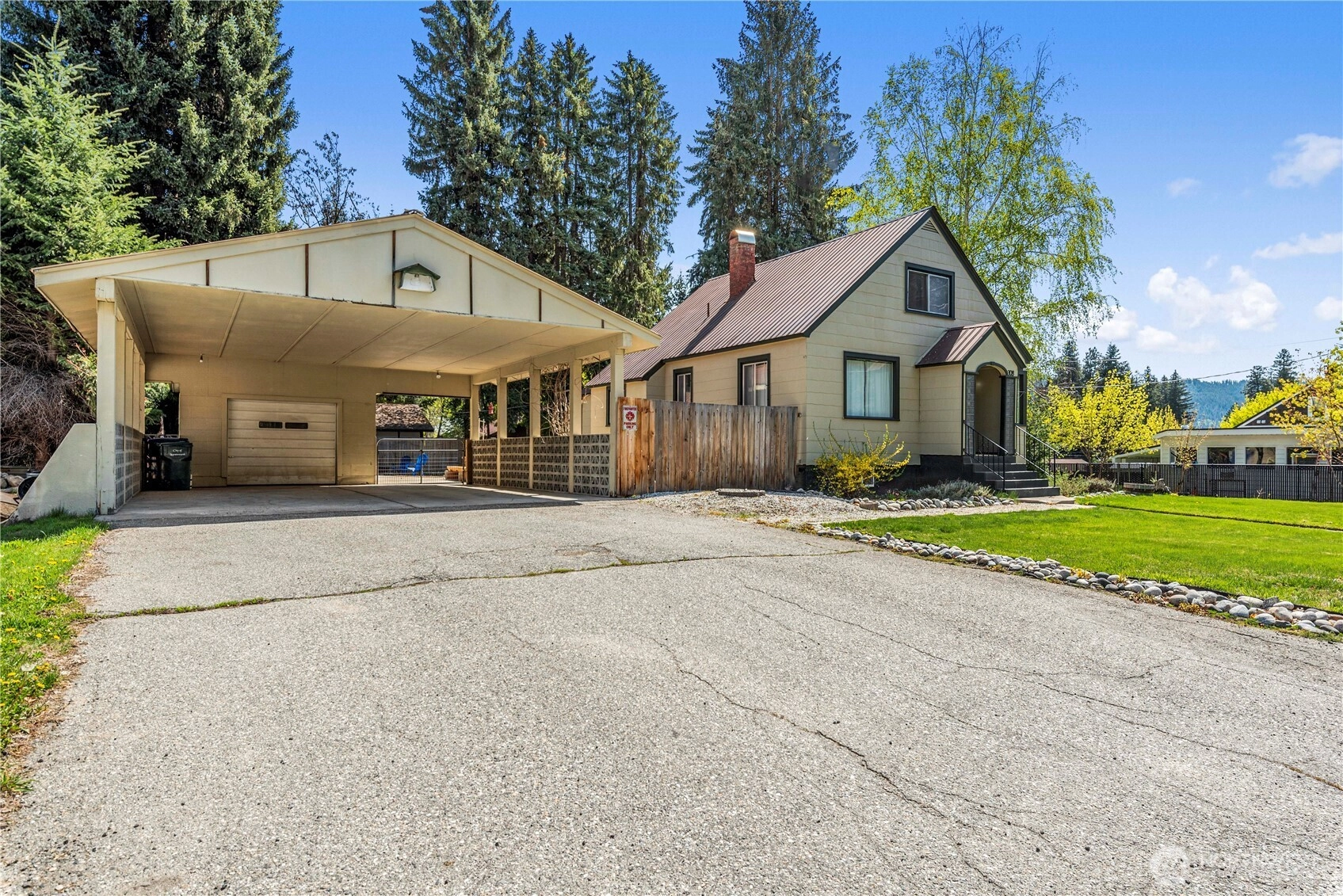 308 Ski Hill Dr Leavenworth WA 98826