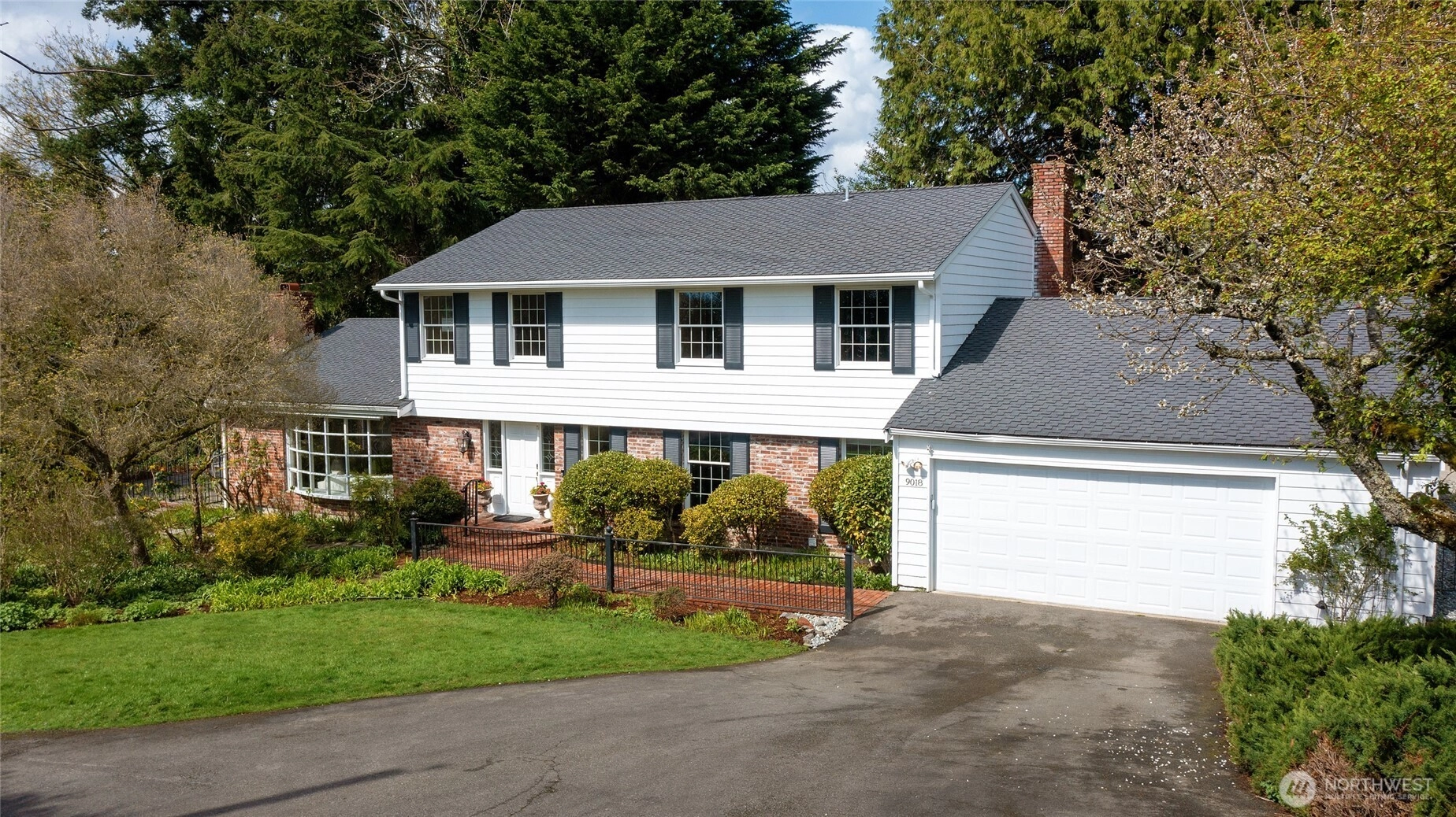 9018 NE 38th Pl Yarrow Point WA 98004