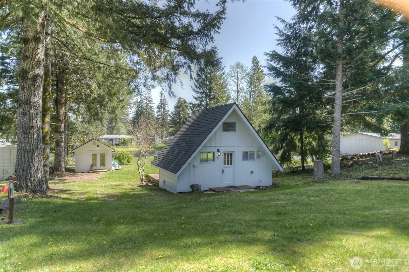 31 W Blakely Dr Elma WA 98541