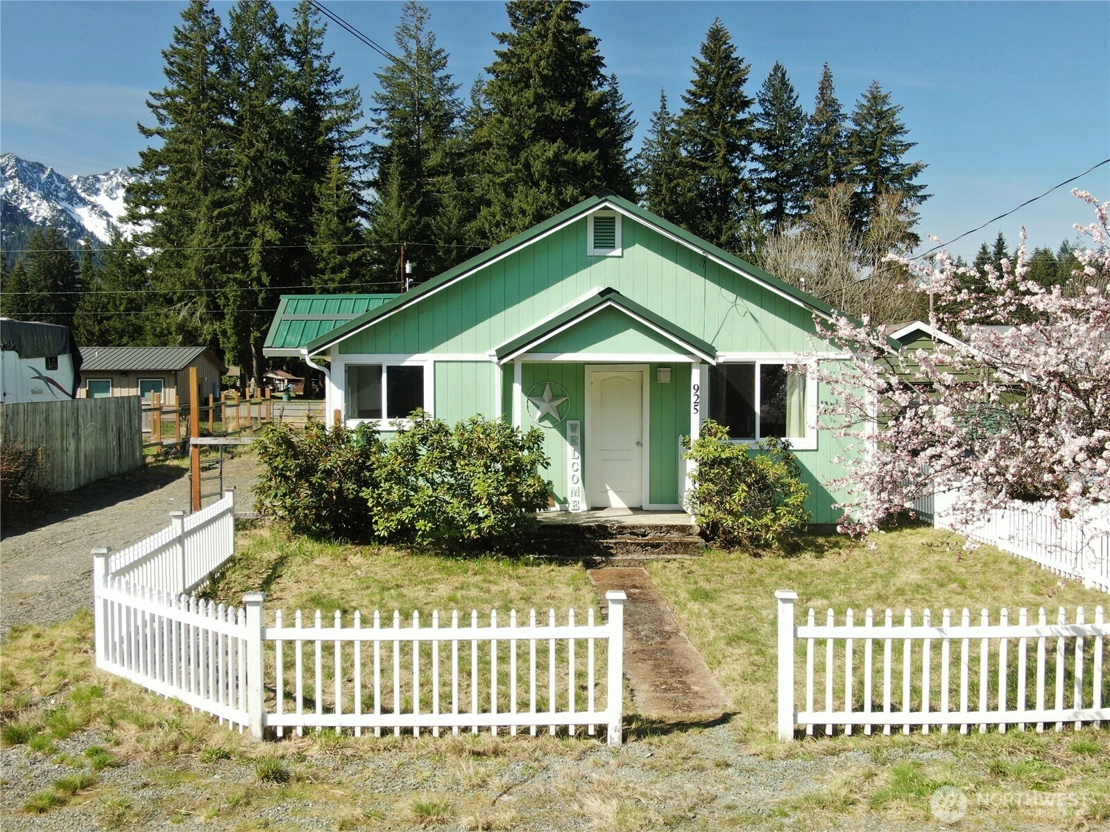 925 Montague Ave Darrington WA 98241