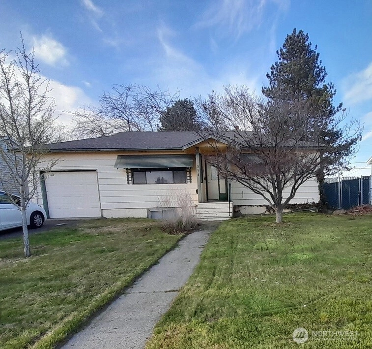 516 Blue St Richland WA 99354