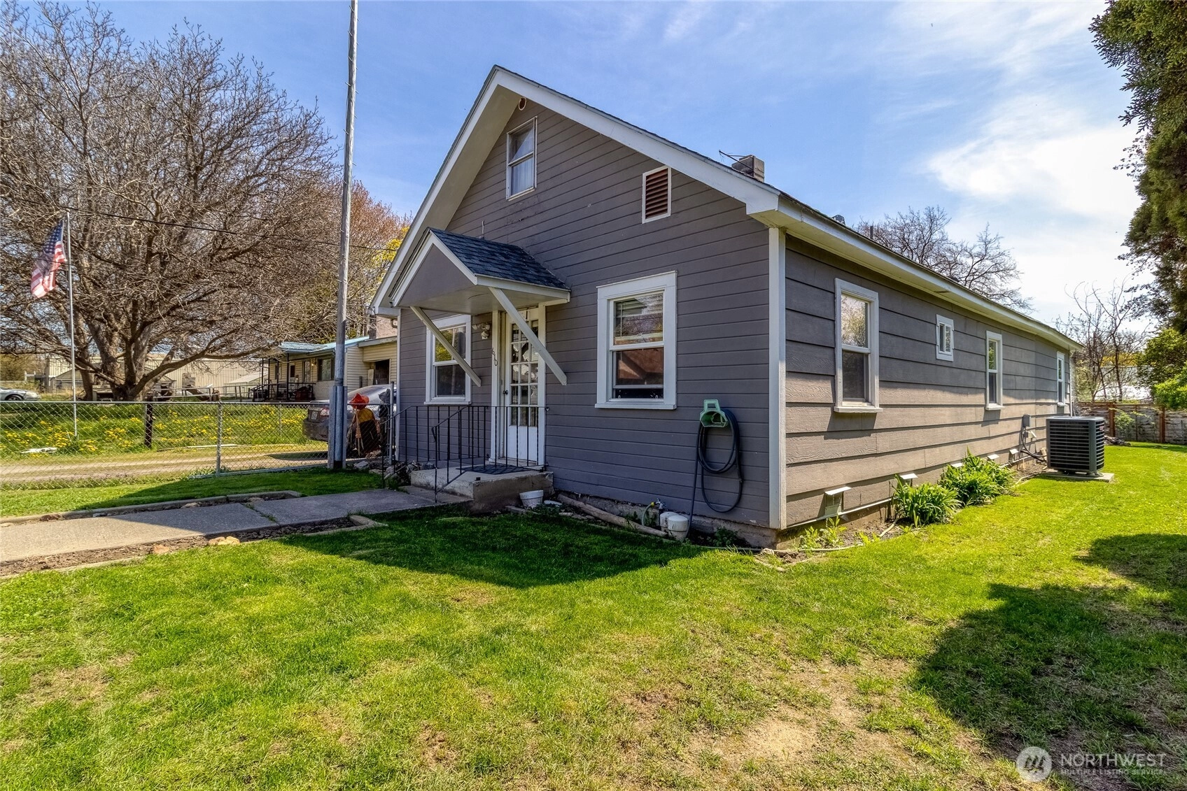 610 E Patit Ave Unit  Dayton WA 99328