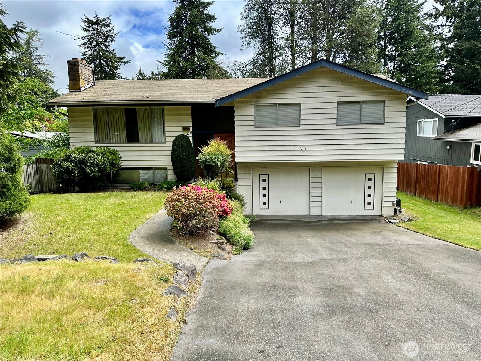 13032 27th Ave NE Seattle WA 98125